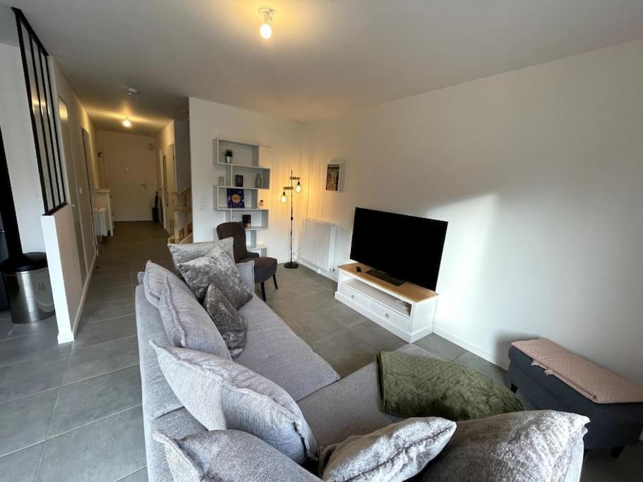 Freesia, Maison Neuve Avec Jardin Et Garage Caen Exterior foto