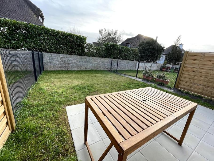 Freesia, Maison Neuve Avec Jardin Et Garage Caen Exterior foto