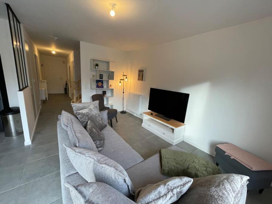 Freesia, Maison Neuve Avec Jardin Et Garage Caen Exterior foto